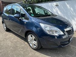 Blau Gebraucht 2013 Opel Meriva Edition Van / Kleinbus | 6.450 € (Etwas zu teuer)
