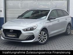 Silber Gebraucht 2018 Hyundai i30 Select Kombi | 11.980 € (Fairer Preis)