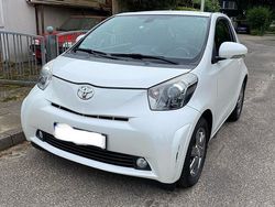 Weiß Gebraucht 2009 Toyota iQ Kleinwagen | 4.700 € (Fairer Preis)
