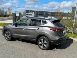Grau Gebraucht 2018 Nissan Qashqai N-Connecta SUV | 13.800 € (Fairer Preis)