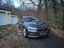 Grau Gebraucht 2017 BMW 740 Limousine | 29.300 € (Superpreis)