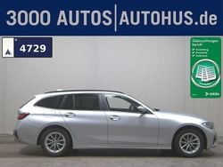 Glaciersilber metallic Gebraucht 2021 BMW 318 Advantage Kombi | 22.480 € (Guter Preis)
