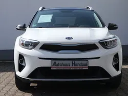 Weiß Gebraucht 2020 Kia Stonic Vision SUV | 12.990 € (Guter Preis)