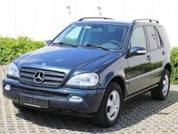 Schwarz Gebraucht 2002 Mercedes ML270 SUV | 6.999 € (Teuer)