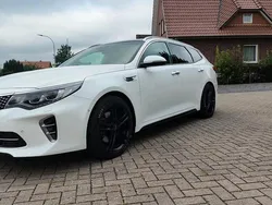 Weiß Gebraucht 2017 Kia Optima 2 Kombi | 21.250 € (Etwas zu teuer)