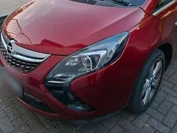 Rot Gebraucht 2014 Opel Zafira Tourer Sport Van / Kleinbus | 10.000 € (Fairer Preis)