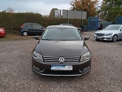Braun Gebraucht 2011 VW Passat Highline Limousine | 6.969 € (Guter Preis)