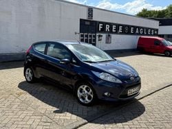 Atlantikblau metallic Gebraucht 2011 Ford Fiesta Titanium Kleinwagen | 2.499 € (Superpreis)