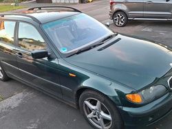 Grün Gebraucht 2001 BMW 318 Kombi | 900 € (Guter Preis)