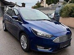 Blau Gebraucht 2015 Ford Focus Titanium Limousine | 8.950 € (Teuer)