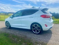 Frostweiß Gebraucht 2019 Ford Fiesta ST-Line Kleinwagen | 10.990 € (Fairer Preis)