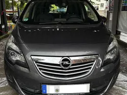 Grau Gebraucht 2011 Opel Meriva Innovation Van / Kleinbus | 3.250 € (Guter Preis)