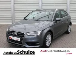 Grau Gebraucht 2015 Audi A3 Sportback Ambiente Limousine | 15.490 € (Fairer Preis)