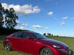 Rot Gebraucht 2013 Lexus IS300h Luxury Line Limousine | 26.000 €