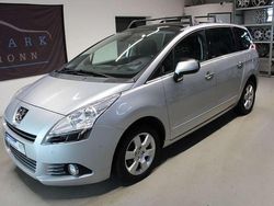 Grau Gebraucht 2010 Peugeot 5008 Platinum Van / Kleinbus | 5.899 € (Teuer)