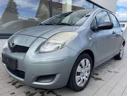 Grau Gebraucht 2009 Toyota Yaris Cool Limousine | 3.490 € (Guter Preis)