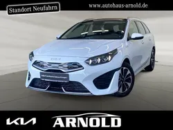 Weiß (carraraweiß) Gebraucht 2024 Kia Ceed Sportswagon Spirit Kombi | 25.349 € (Superpreis)
