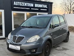 Grau Gebraucht 2008 Lancia Musa Van / Kleinbus | 2.490 € (Fairer Preis)