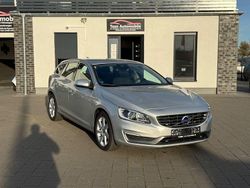 Silber Gebraucht 2014 Volvo V60 Momentum Kombi | 10.950 € (Fairer Preis)