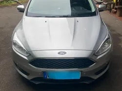 Grau Gebraucht 2015 Ford Focus Business Edition Kombi | 7.600 € (Fairer Preis)