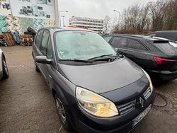 Grau Gebraucht 2005 Renault Mégane II Kleinwagen | 1.700 € (Etwas zu teuer)