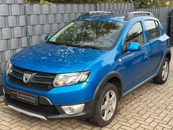 Blau Gebraucht 2013 Dacia Sandero Prestige Limousine | 6.470 €