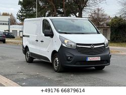 Weiß Gebraucht 2018 Opel Vivaro Van / Kleinbus | 11.400 €