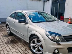 Andere farben Gebraucht 2005 Opel Astra GTC Coupé | 3.900 €