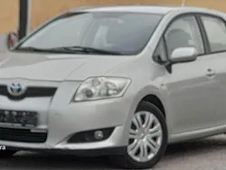 Beige Gebraucht 2008 Toyota Auris Limousine | 7.300 €