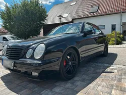 Schwarz Gebraucht 2001 Mercedes E220 Limousine | 5.999 € (Teuer)
