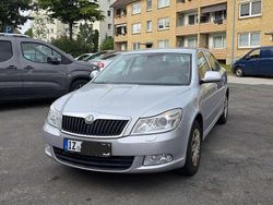 Grau Gebraucht 2011 Skoda Octavia Ambiente Limousine | 4.000 € (Teuer)