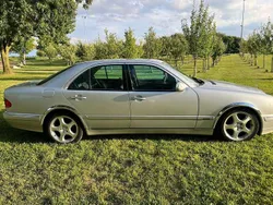 Silber Gebraucht 1999 Mercedes E240 Avantgarde Limousine | 5.900 € (Teuer)