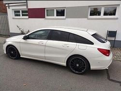 Weiß Gebraucht 2015 Mercedes CLA200 Shooting Brake Kombi | 12.950 € (Guter Preis)
