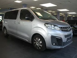 Grau Gebraucht 2022 Opel Vivaro Van | 26.980 € (Teuer)