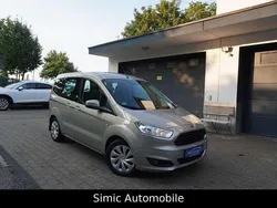 Grau Gebraucht 2016 Ford Tourneo Courier Trend Van / Kleinbus | 9.999 € (Guter Preis)