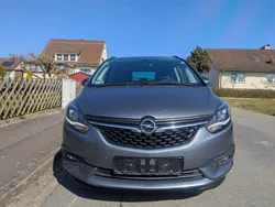 Grau Gebraucht 2017 Opel Zafira Edition Van / Kleinbus | 12.000 € (Fairer Preis)