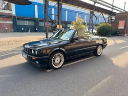 Schwarz Gebraucht 1992 BMW 318 Cabriolet Cabrio | 14.000 €