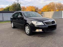 Schwarz Gebraucht 2011 Skoda Octavia Kombi | 5.495 € (Fairer Preis)