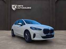 Weiß Gebraucht 2022 BMW 218 Active Tourer Performance Van / Kleinbus | 19.900 € (Fairer Preis)
