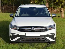 Weiß Gebraucht 2024 VW Tiguan Allspace Move SUV | 41.900 € (Fairer Preis)