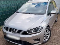 Grau Gebraucht 2018 VW Golf Sportsvan Comfortline Van / Kleinbus | 16.950 € (Fairer Preis)