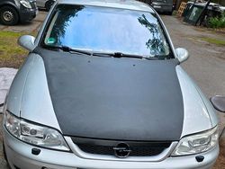 Silber Gebraucht 2001 Opel Vectra Limousine | 2.500 € (Etwas zu teuer)