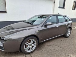 Grau Gebraucht 2009 Alfa Romeo 159 Kombi | 2.900 € (Guter Preis)
