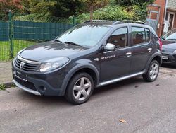 Grau Gebraucht 2010 Dacia Sandero Stepway Limousine | 2.800 €