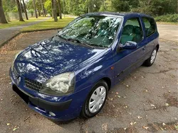 Blau Gebraucht 2002 Renault Clio II Authentique Limousine | 1.500 € (Etwas zu teuer)