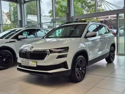 Weiß Gebraucht 2024 Skoda Karoq Tour SUV | 32.950 € (Fairer Preis)
