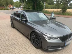 Grau Gebraucht 2017 BMW 730 Sport Line Limousine | 28.990 € (Guter Preis)