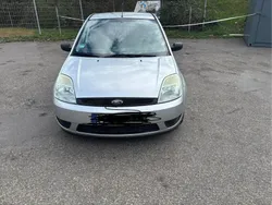 Silber Gebraucht 2005 Ford Fiesta Futura Kleinwagen | 1.800 € (Fairer Preis)