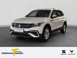 Weiß Gebraucht 2024 VW Tiguan Allspace Life SUV | 34.980 € (Guter Preis)