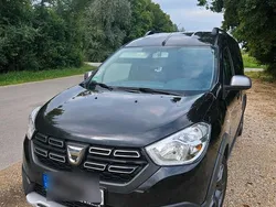 Schwarz Gebraucht 2017 Dacia Dokker Celebration Van | 13.900 €